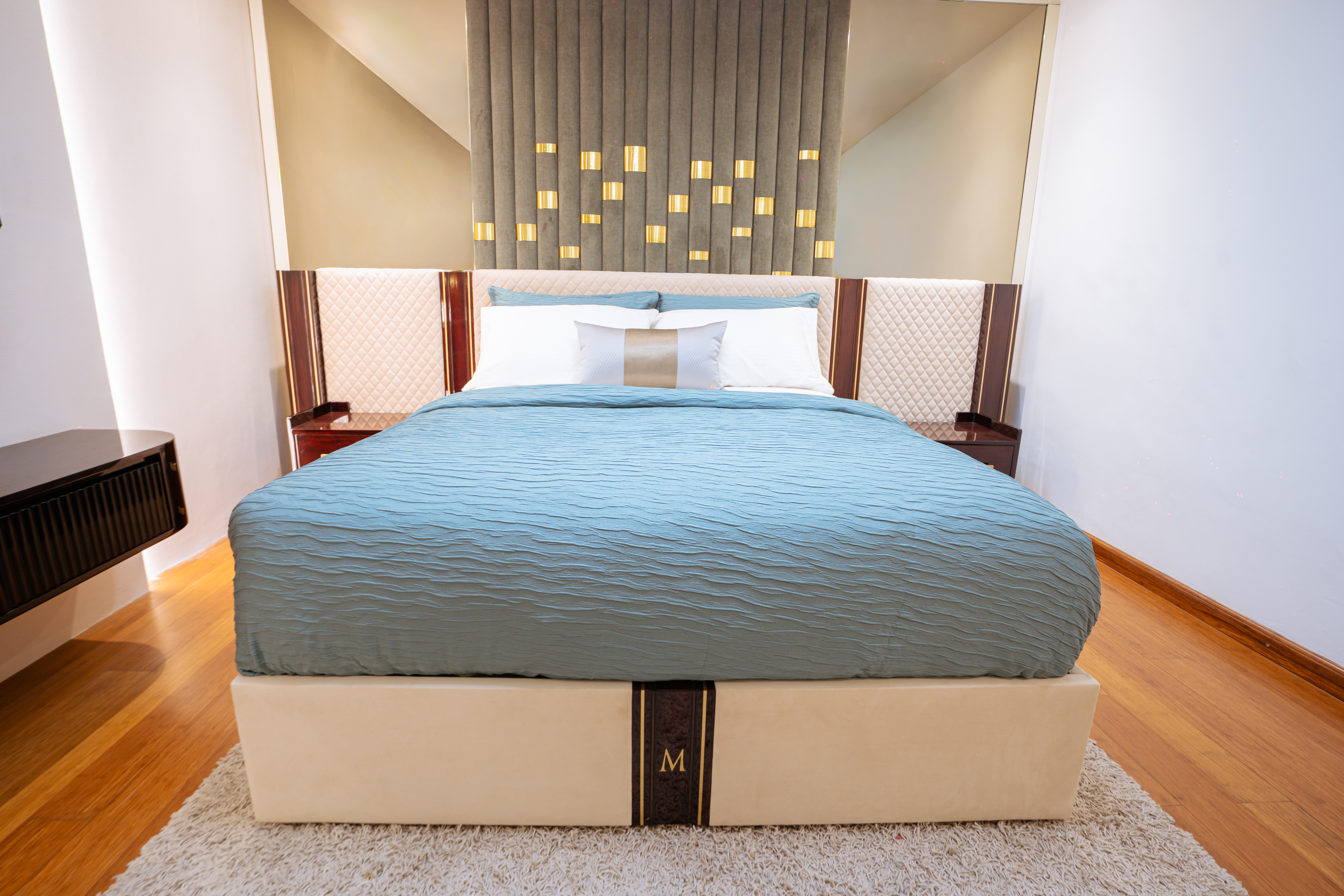 Chester bed