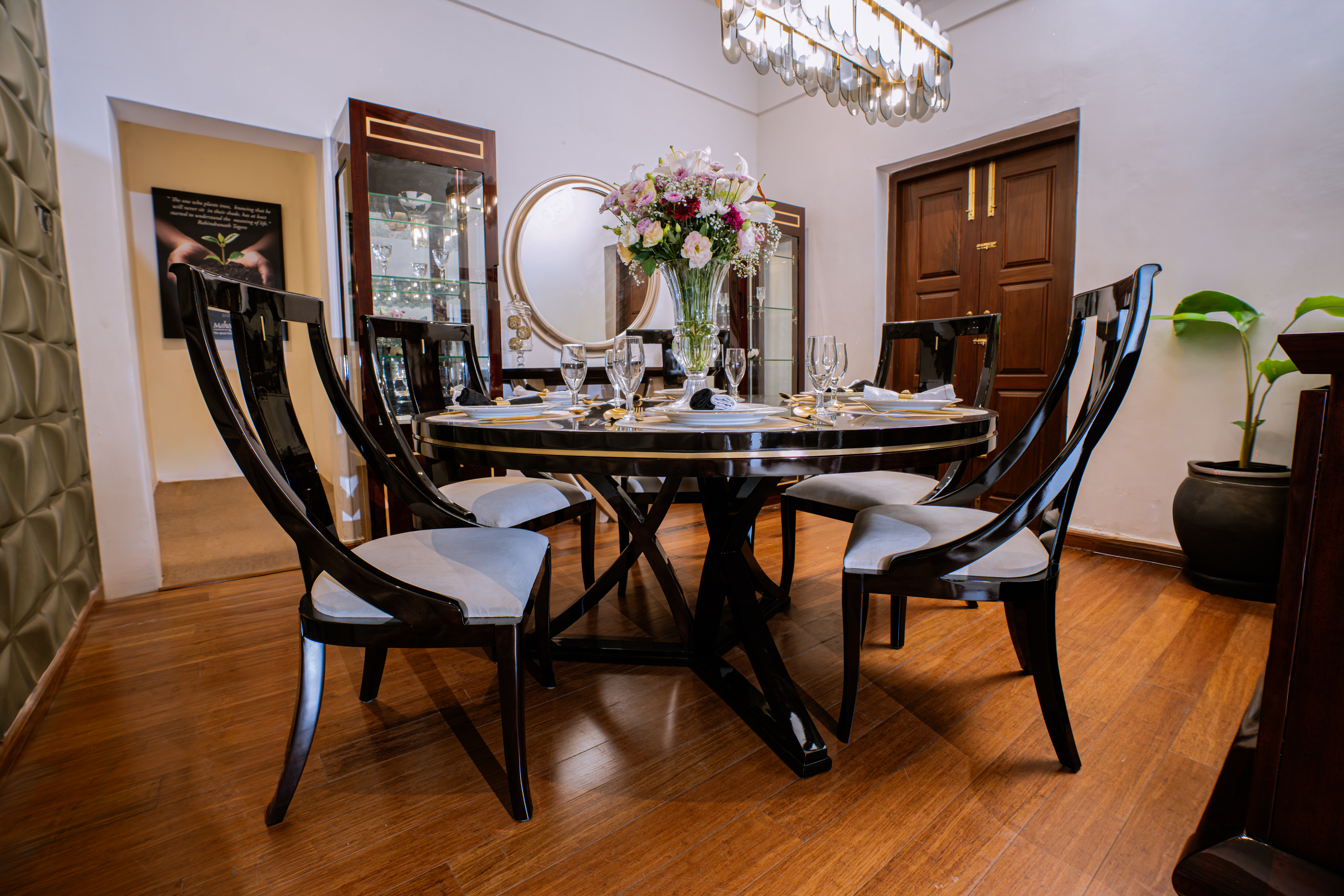 Ashland Dining Table