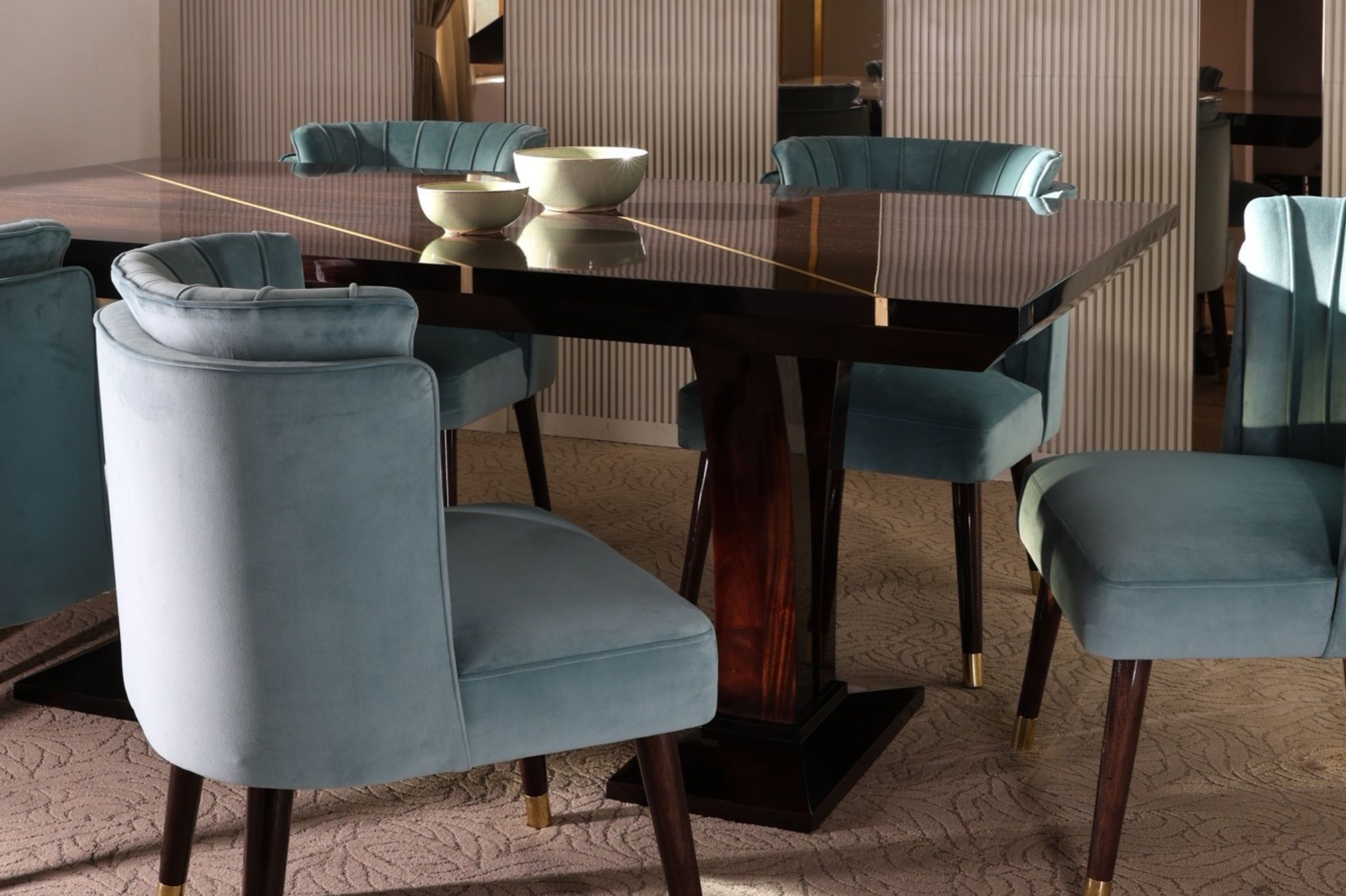 Amsterdam Dining Table