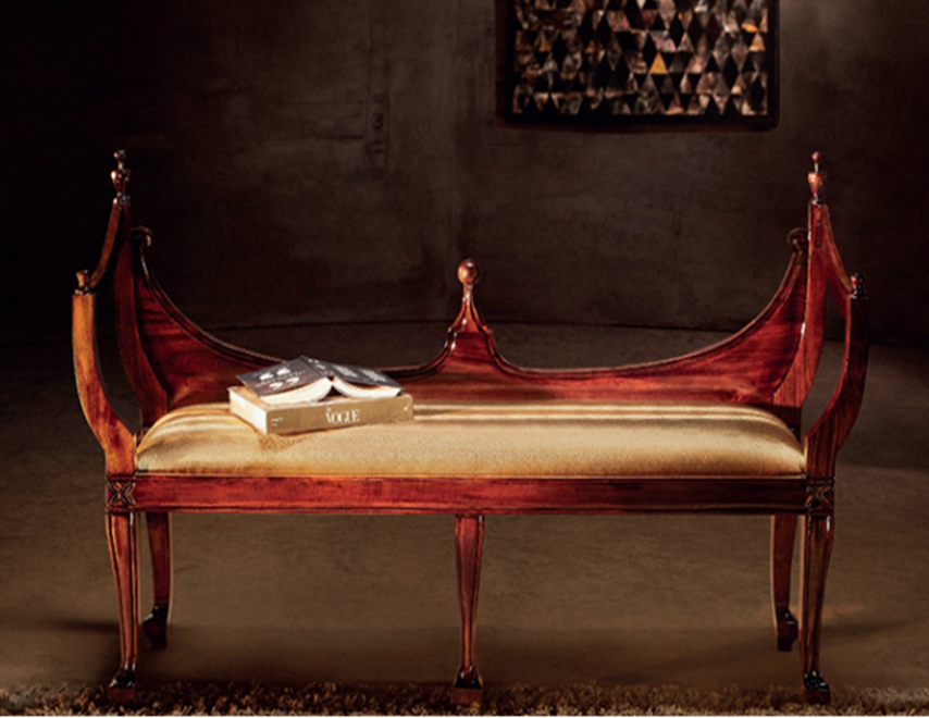 Raven Divan